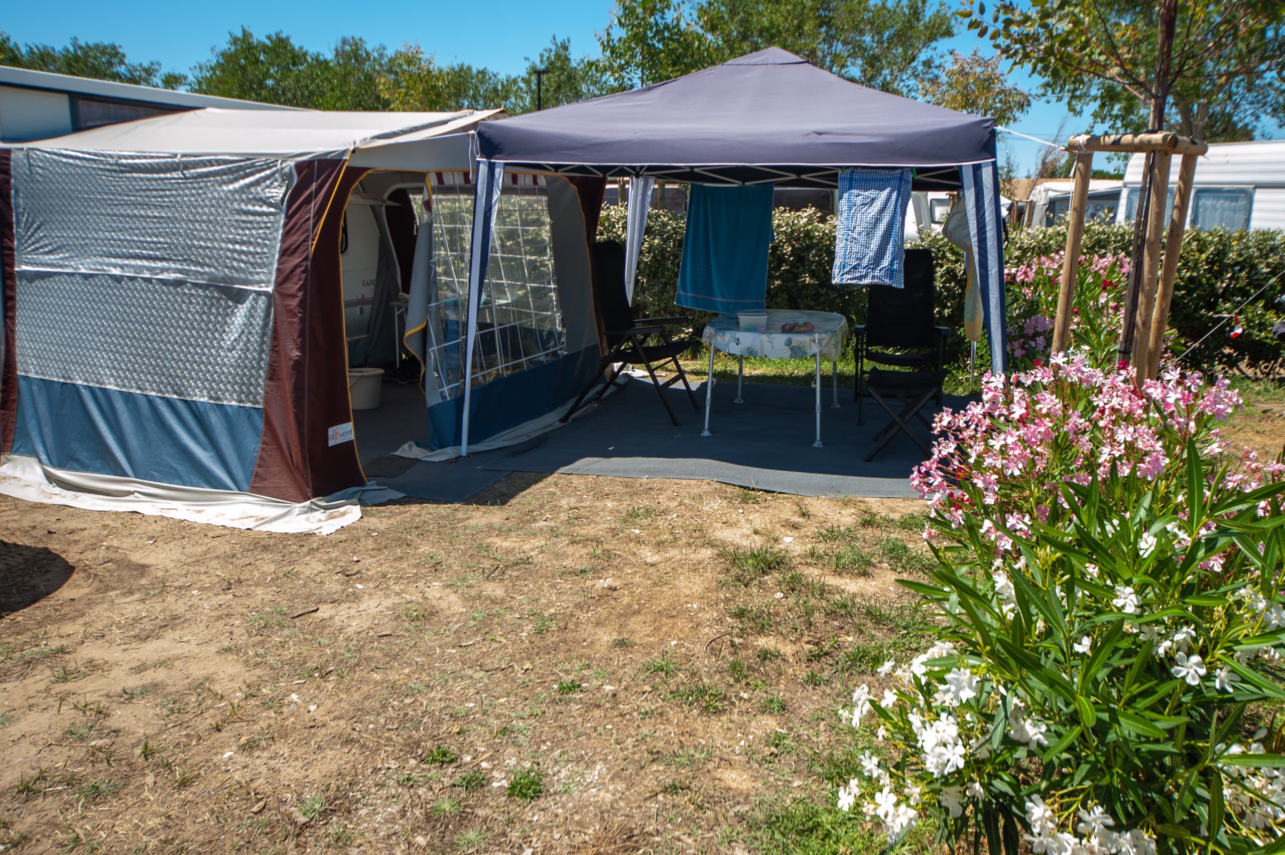 emplacement confort camping robinson marseillan