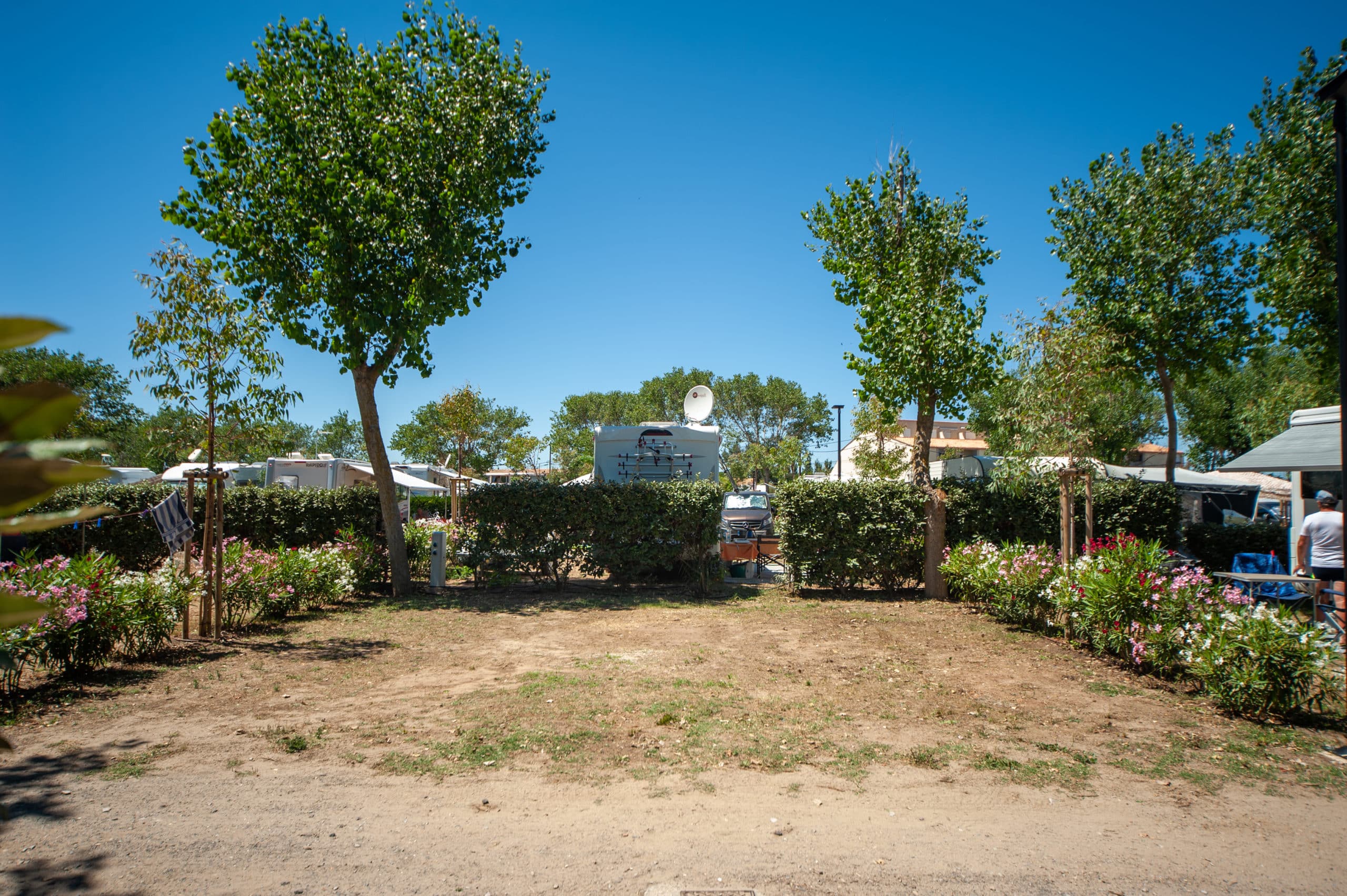 emplacement confort camping robinson marseillan