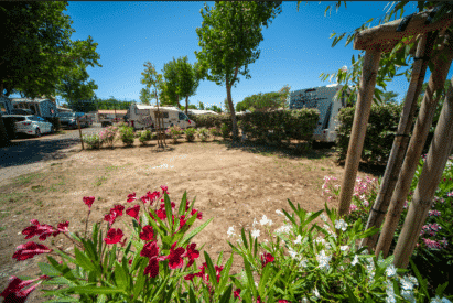 emplacement confort camping robinson marseillan