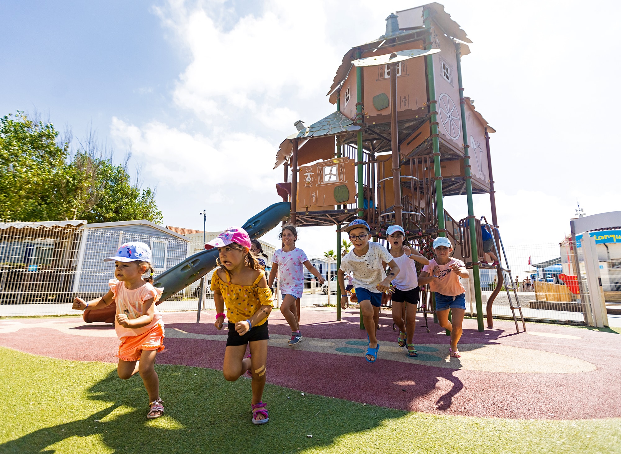 club enfant sur air de jeux camping robinson