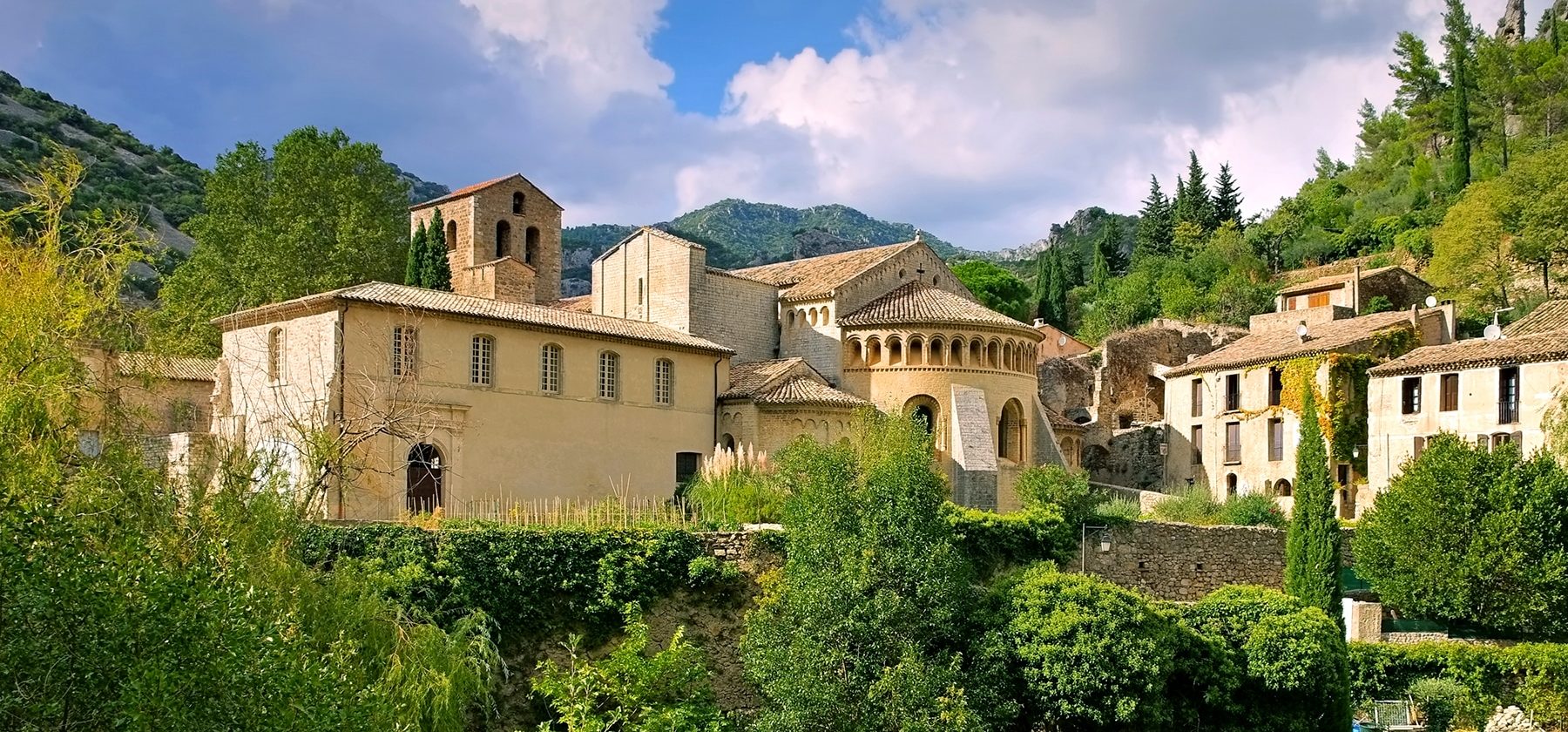 region saint guilhem le desert